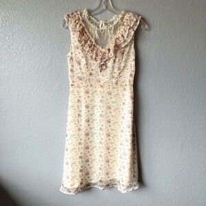 NWT - Avantlook floral dress with lace and ruffle neckline